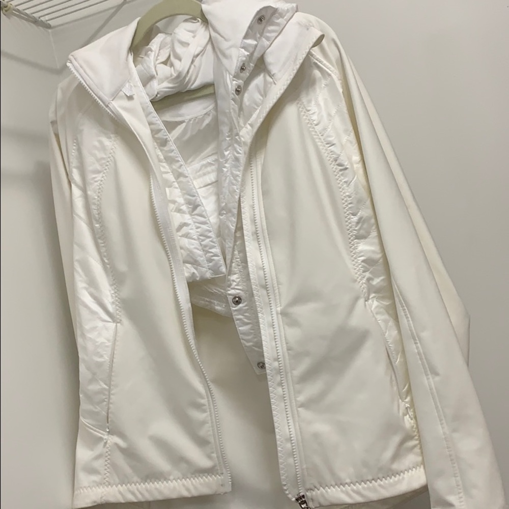 lululemon women’s athletic jacket with inner shell